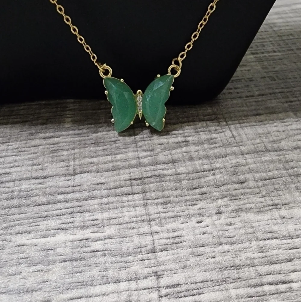 Natural Green Gemstone Butterfly necklace - Picture 10 of 11